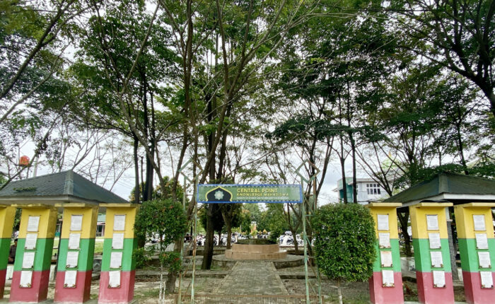 Taman Fakultas Sains dan Teknologi UIN Suska Riau