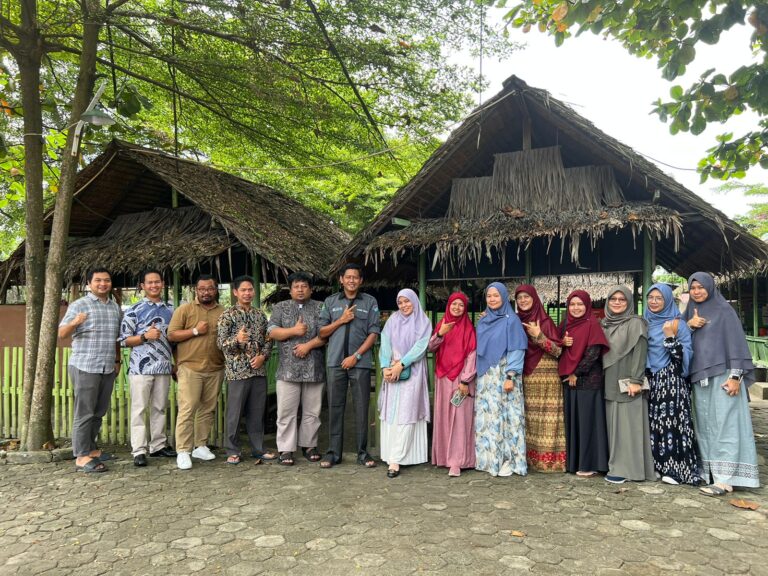 Kegiatan makan bersama dosen prodi si lulus pppk